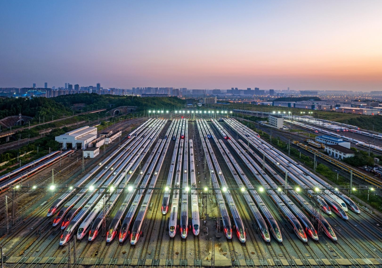 心向暖陽，步履生花